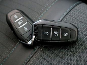 Peugeot 2008 1.2 Allure Premium Puretech