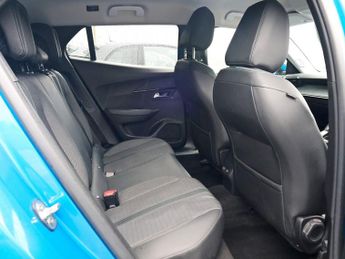 Peugeot 2008 1.2 Allure Premium Puretech