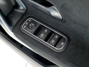 Mercedes-Benz A Class 2.0 A180 AMG Line Edition Executive 8g-dct