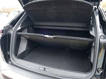 Peugeot 2008 1.2 Allure Premium + Puretech
