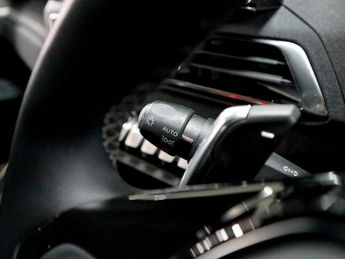 Peugeot 3008 1.5 Allure Premium + BlueHDi
