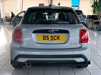 Mini Hatch 1.5 Cooper Classic Steptronic