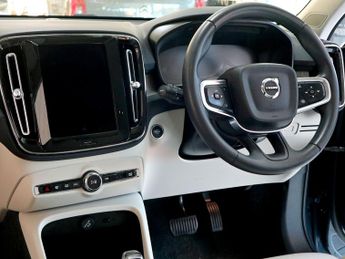 Volvo XC40 2.0 Inscription B4 MHEV AWD