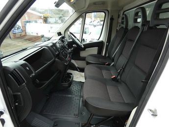 Peugeot Boxer BlueHDi 335