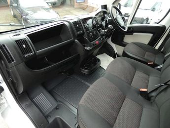 Peugeot Boxer BlueHDi 335