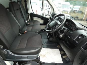 Peugeot Boxer BlueHDi 335