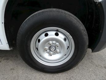 Peugeot Boxer BlueHDi 335