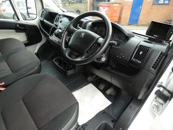 Peugeot Boxer BlueHDi 335