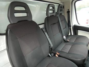 Peugeot Boxer BlueHDi 335