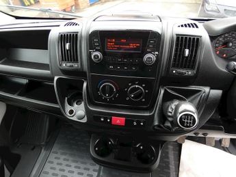 Peugeot Boxer BlueHDi 335