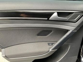 Volkswagen Golf TSI HighLine BlueMotionTechnology