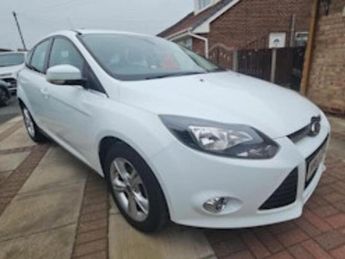 Ford Focus 1.6 Zetec Hatchback 5dr Petrol Manual Euro 5 (105 ps)