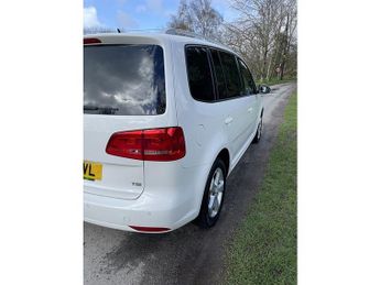 Volkswagen Touran TSI SE