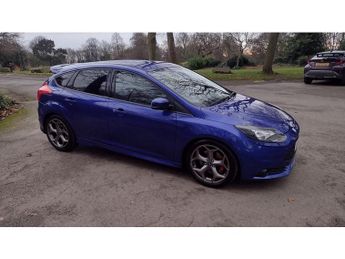 Ford Focus T EcoBoost ST-2