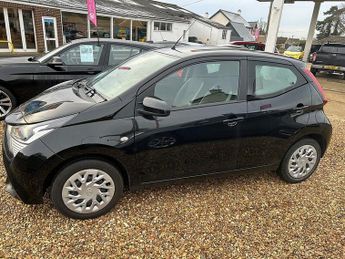 Toyota AYGO VVT-i x-play