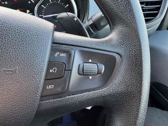 Vauxhall Vivaro 2.0 Turbo D 3100 Elite Panel Van 5dr Diesel Auto L1 H1 Euro 6 (s