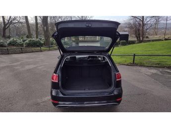 Volkswagen Golf TDI SE Nav