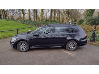 Volkswagen Golf TDI SE Nav