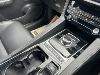 Jaguar F-PACE P250i R-Sport
