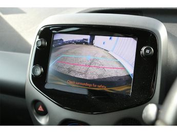 Toyota AYGO VVT-i x-play