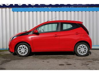 Toyota AYGO VVT-i x-play