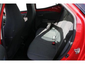 Toyota AYGO VVT-i x-play