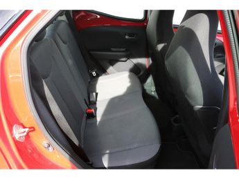 Toyota AYGO VVT-i x-play