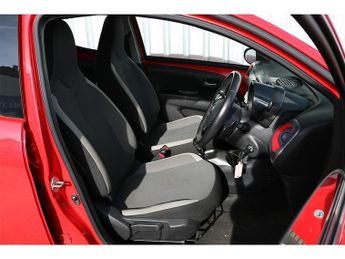 Toyota AYGO VVT-i x-play