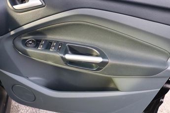 Ford C-Max T EcoBoost Titanium