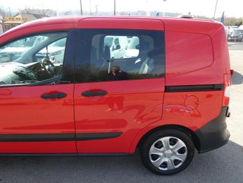 Ford Transit Courier TDCi Base