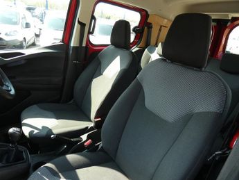 Ford Transit Courier TDCi Base