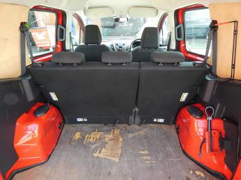 Ford Transit Courier TDCi Base