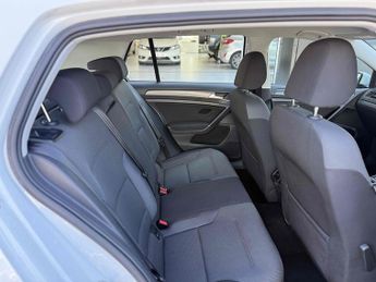 Volkswagen Golf 1.5 TSI EVO BlueMotion Tech SE Nav Hatchback 5dr Petrol DSG Euro