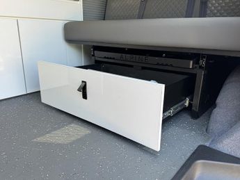 Volkswagen Transporter T6 T30 SWB 102