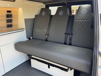 Volkswagen Transporter T6 T30 SWB 102