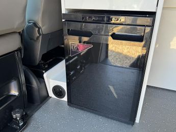 Volkswagen Transporter T6 T30 SWB 102