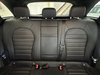 Mercedes-Benz GLC GLC220d AMG Line