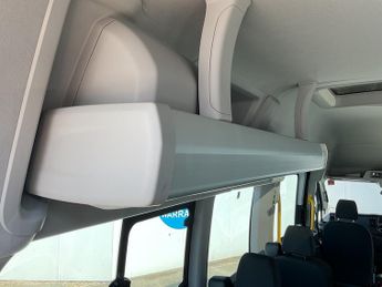 Ford Transit 460 EcoBlue Leader 17 Seat