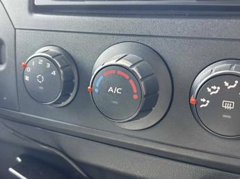 Renault Master ZE 31 33kWh Business Panel Van 5dr Electric Auto FWD LWB Medium