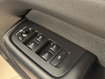 Volvo XC60 h T6 R-Design