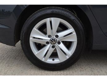 Volkswagen Golf eTSI MHEV Life