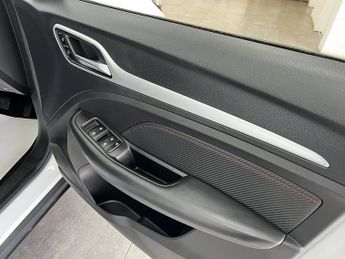MG MG ZS Trophy Connect Long Range