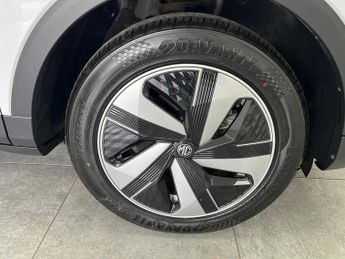 MG MG ZS Trophy Connect Long Range