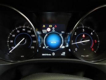 Jaguar F-PACE D240 R-Sport