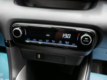 Toyota Yaris VVT-h Icon
