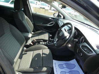 Vauxhall Astra CDTi ecoTEC BlueInjection Tech Line Nav