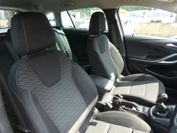 Vauxhall Astra CDTi ecoTEC BlueInjection Tech Line Nav