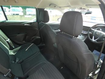 Vauxhall Astra CDTi ecoTEC BlueInjection Tech Line Nav