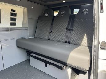 Volkswagen Transporter T6 T30 SWB 102