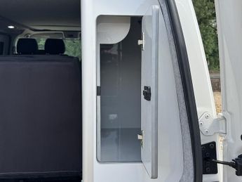 Volkswagen Transporter T6.1 T32 110 LWB